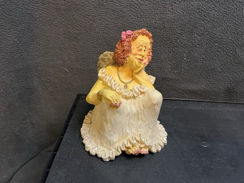 GRANNIES & FRIENDS Guardian Angel RUBY LEE Jazz Singer Figurine Signed
